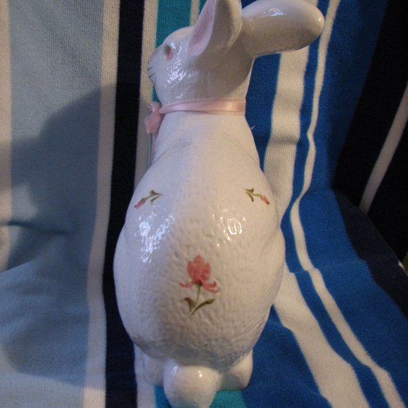 Glazed Ceramic Rabbit - Picture 3 of 4